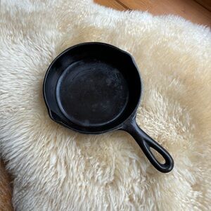 Antique Lodge #3 Cast Iron Skillet